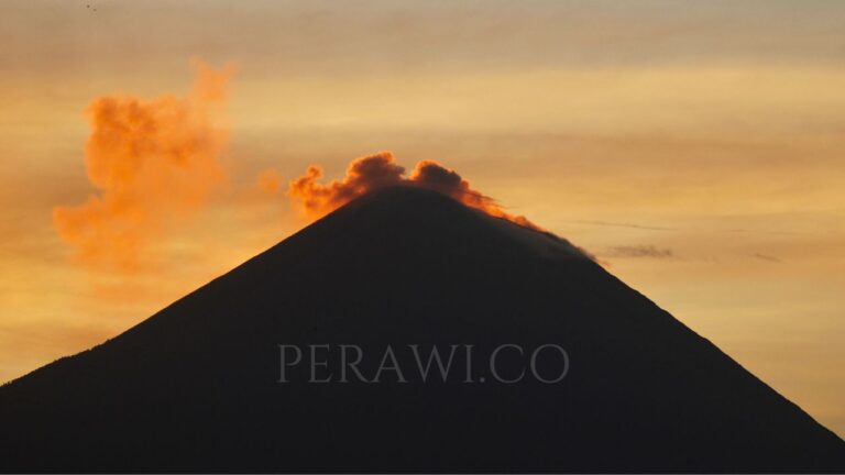 Pendakian Gunung Semeru Masih Ditutup sampai 8 Februari 2025